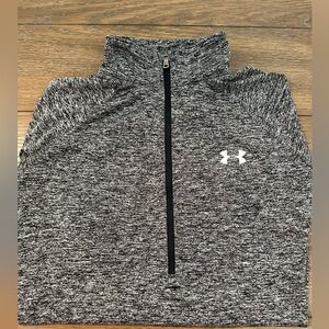 Under Armour Heat Gear 1/2 Zip Long Sleeve Pullover Size‎ S Very Gently Worn